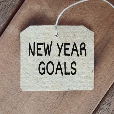 a tag that reads "New Year Goals"