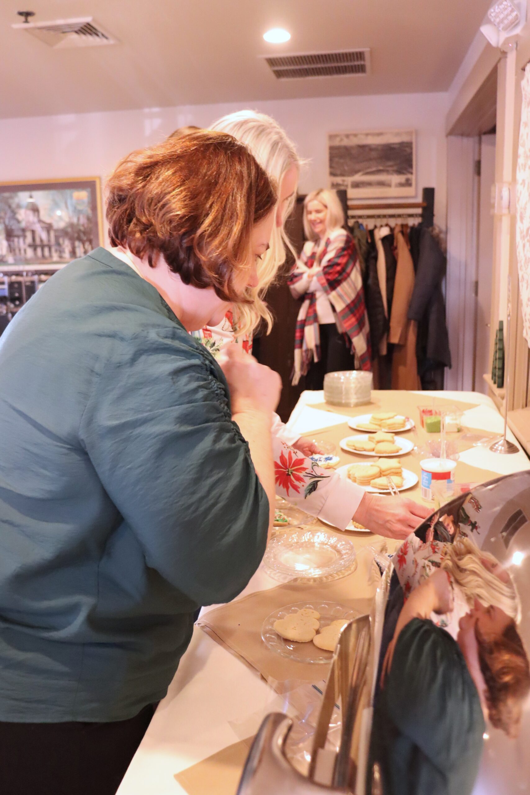 Rhonda decorating cookies.